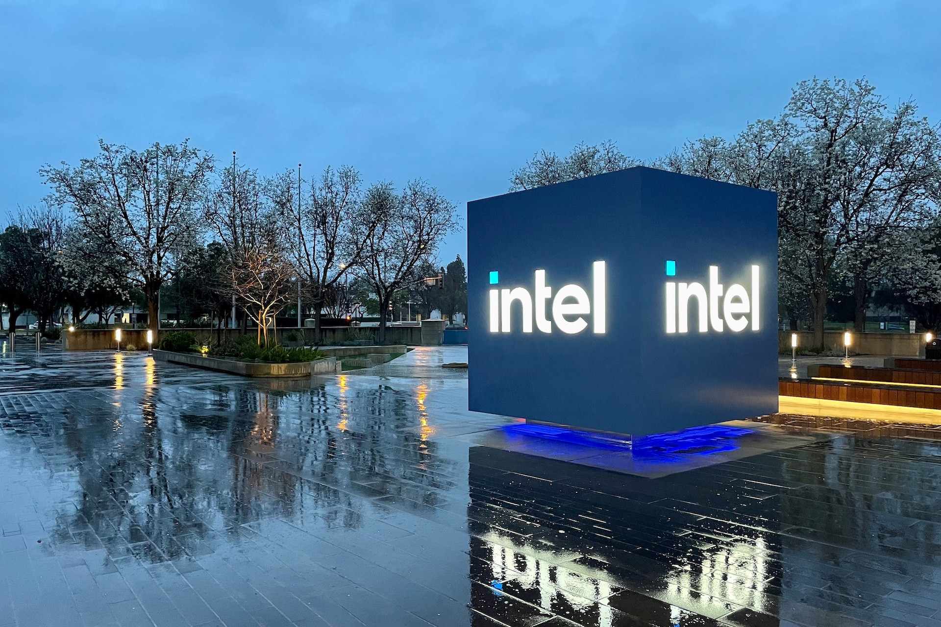 Intel accusata di aver falsificato i benchmark