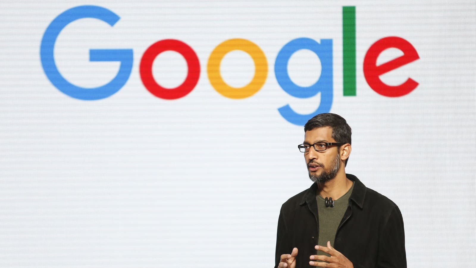 Il capo di Google usa 20 smartphone contemporaneamente e non cambia spesso le sue password