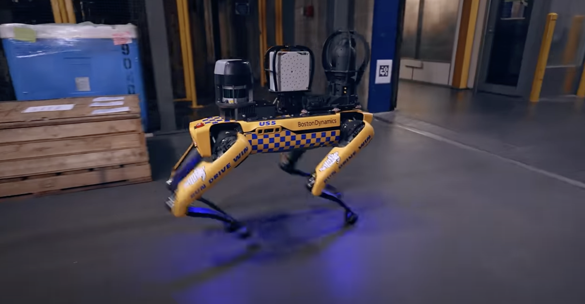 Il cane robot Spot è diventato un dipendente della Michelin - Tom's ...