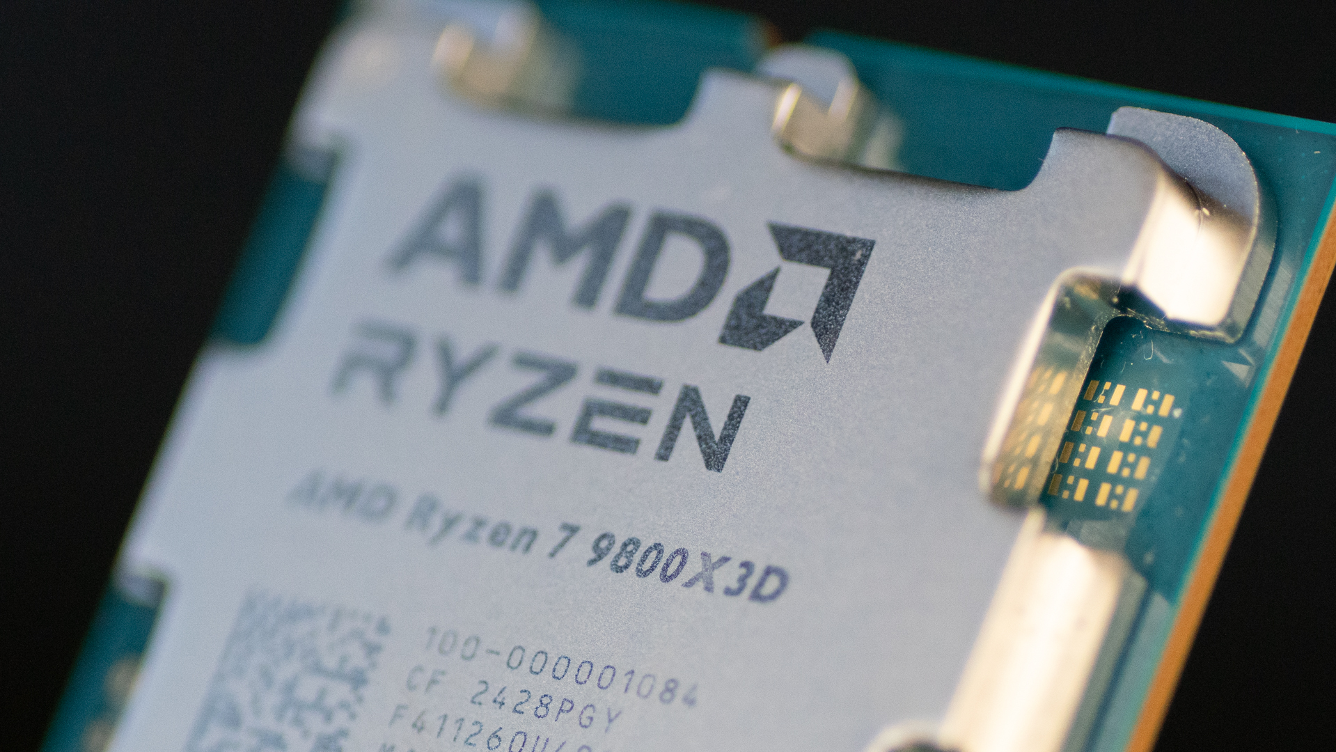 AMD-Ryzen-7-9800X3D-15.jpg