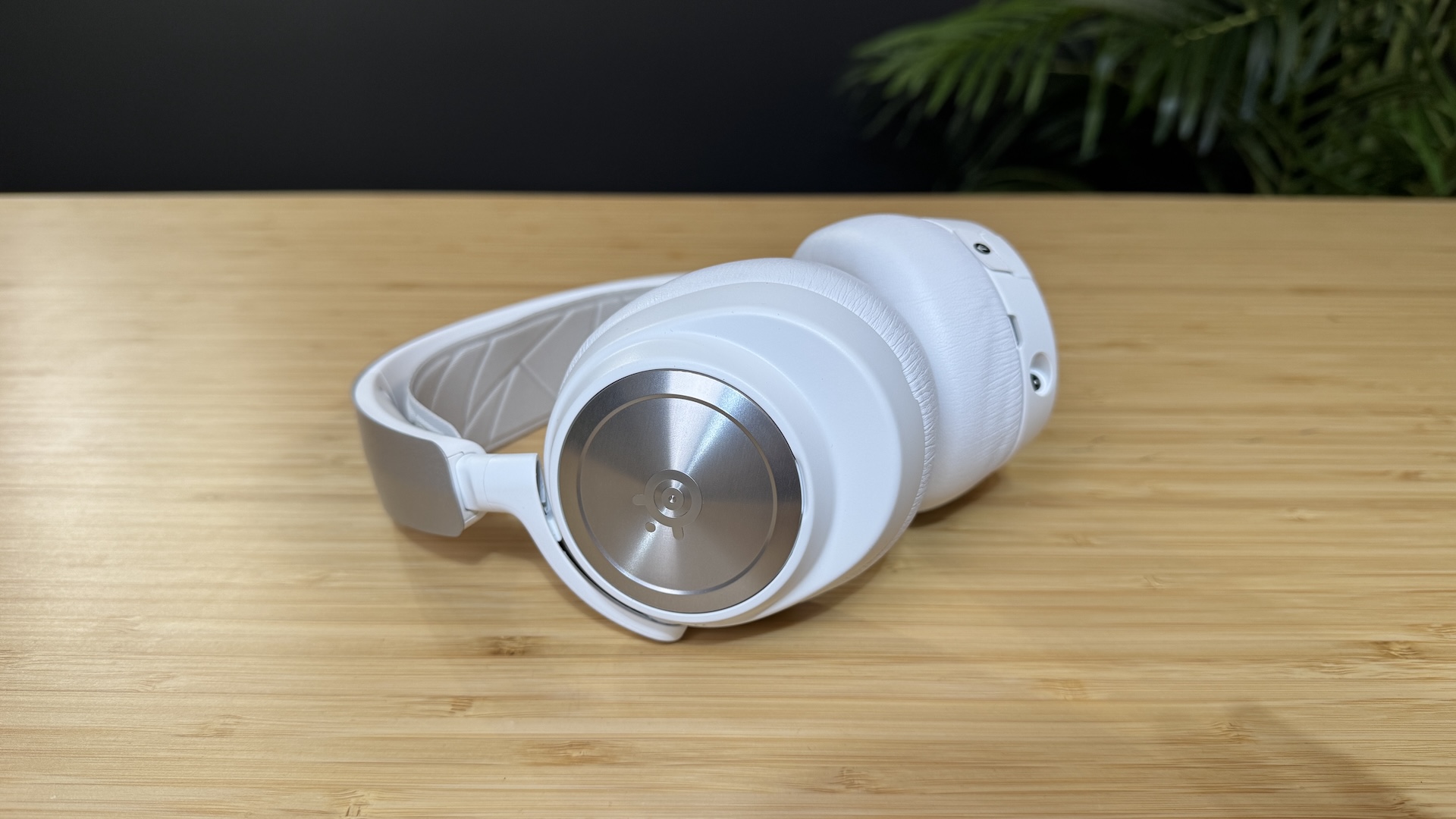 SteelSeries Arctis Nova Pro Wireless: cuffie top per chi usa più piattaforme da gioco | Test & Recensione