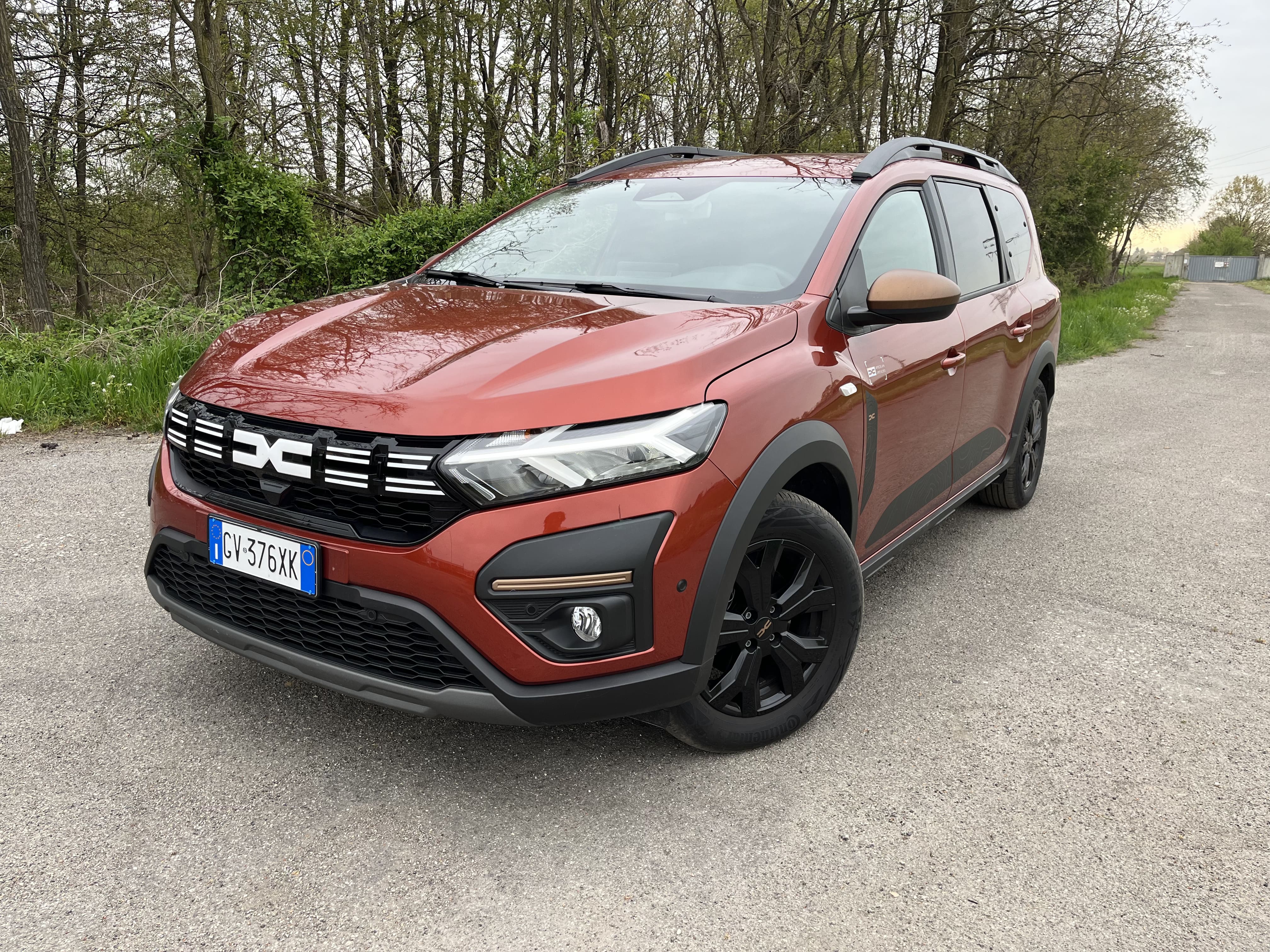 Dacia Jogger hybrid 2025, cosa mi piace e cosa no | La mia prova
