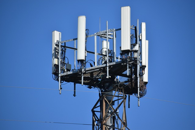 Antenne 5G bloccate per "pericolo alla salute", Wind Tre chiede il risarcimento