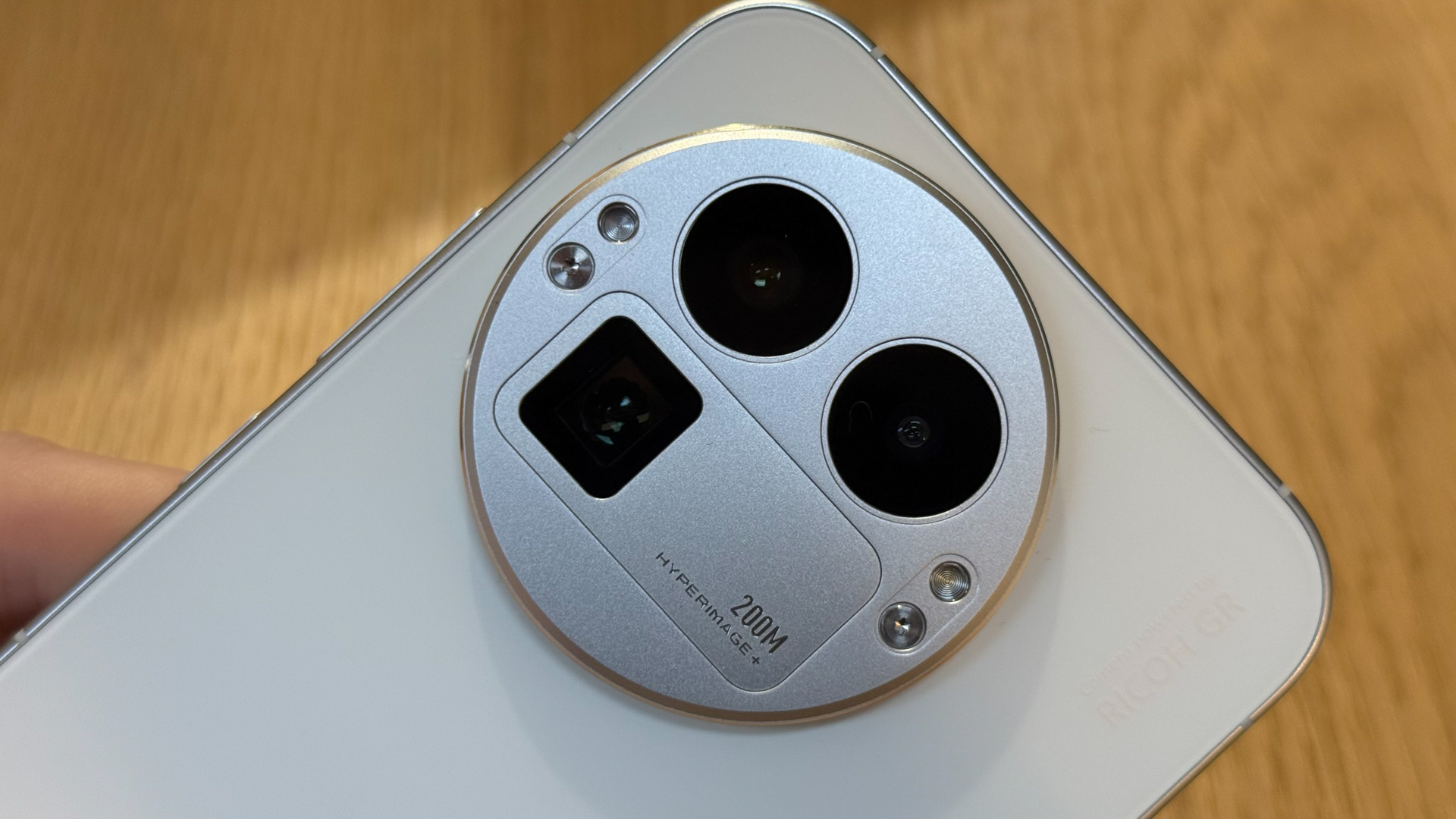 RealMe GT8 Pro: il flagship che non ti aspetti