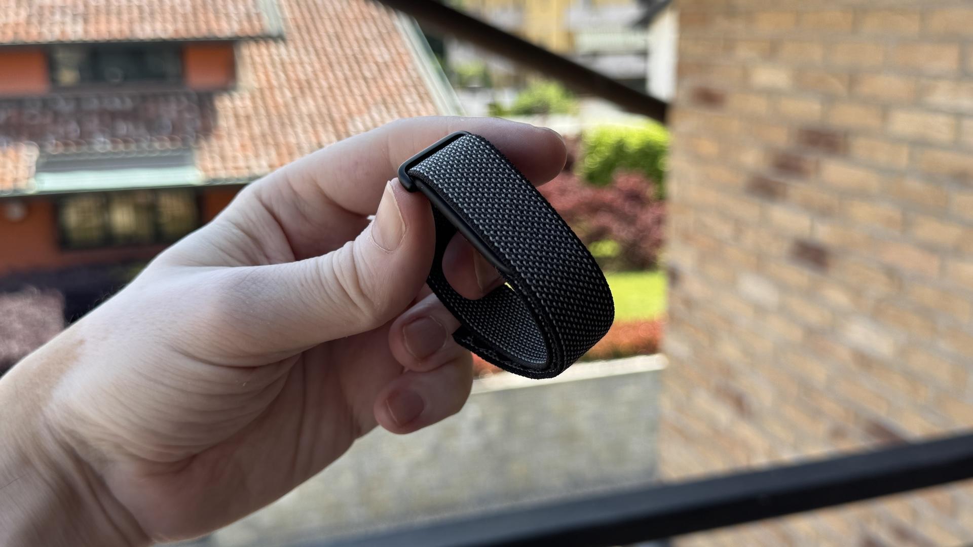 Recensione Fitbit Air: il tracker per la salute che non si sente