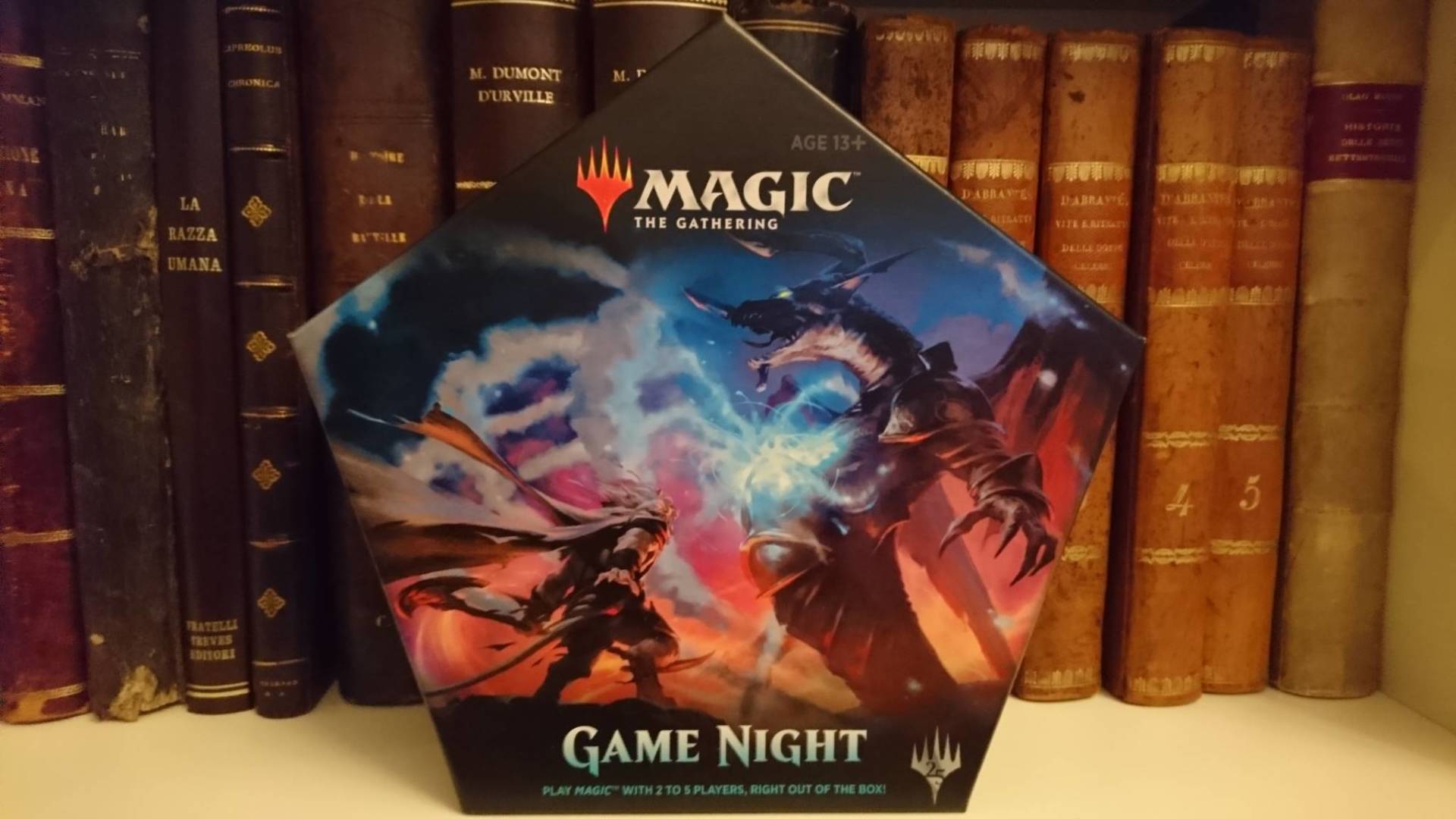 Magic the Gathering Game Night Giocare a Magic aprendo un box Tom